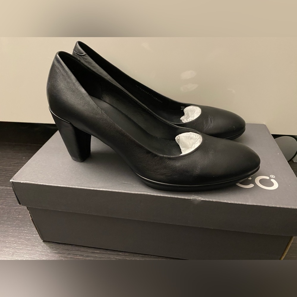 ECCO Shape 55 Plateau Pump - Picture 1 of 8